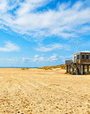 Renesse - Lebendiger Badeort mit breitem Sandstrand